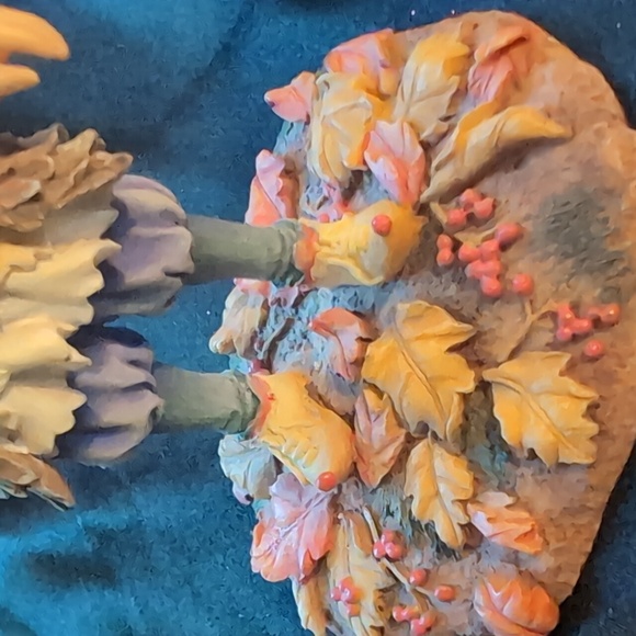 AVAILABLE-Vtg "The Leonard Collection" "Elfin Lanterns" By C. Haworth &chair. - Picture 7 of 8